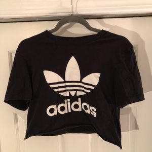 Cropped Adidas Tee